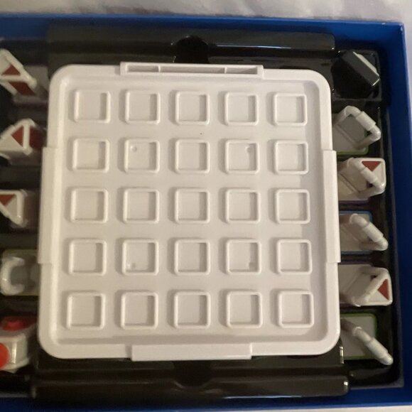 LASER MAZE Beam Bending Logic Game - STEM Toy - Board Game - Complete - Picture 3 of 11